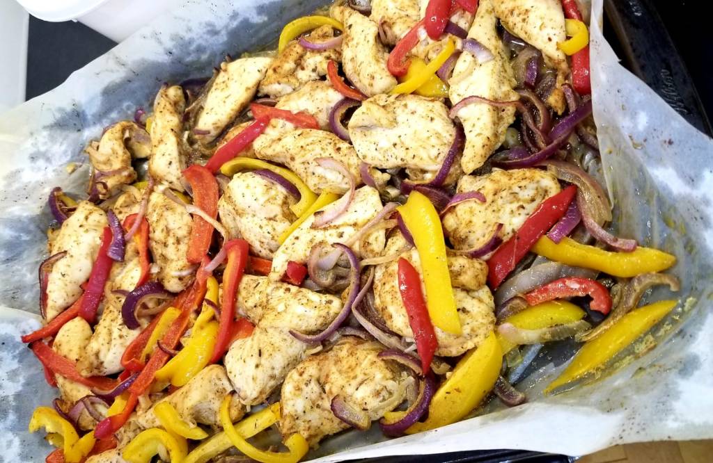 sheet pan chicken fajitas